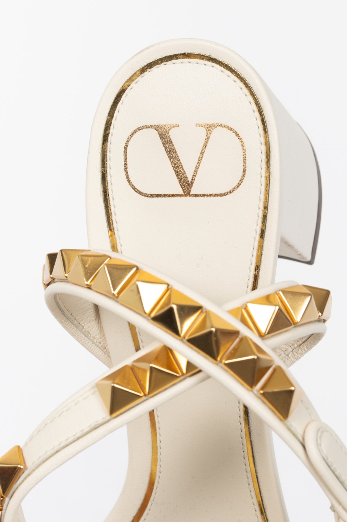 Valentino creme rockstud block heel sandal