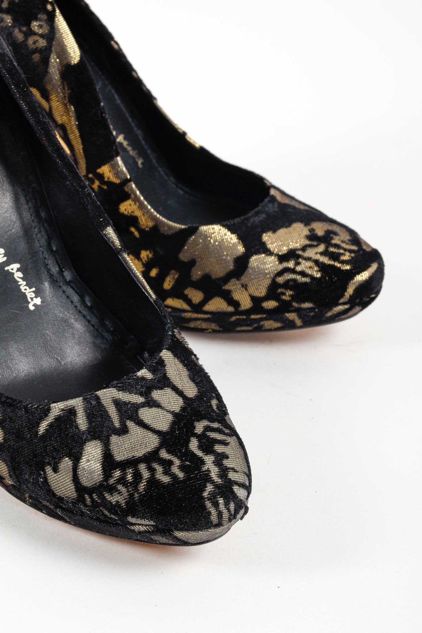 Alice + Olivia Black & Gold Helena Velvet Pumps