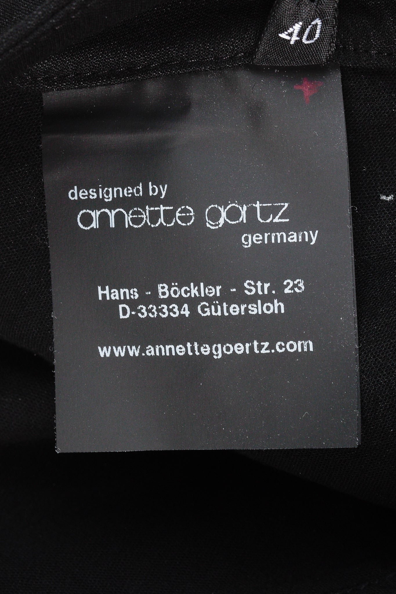 Annette Gortz SS/20 Stick Black Stretch-Linen Cropped Side-Stripe Pants