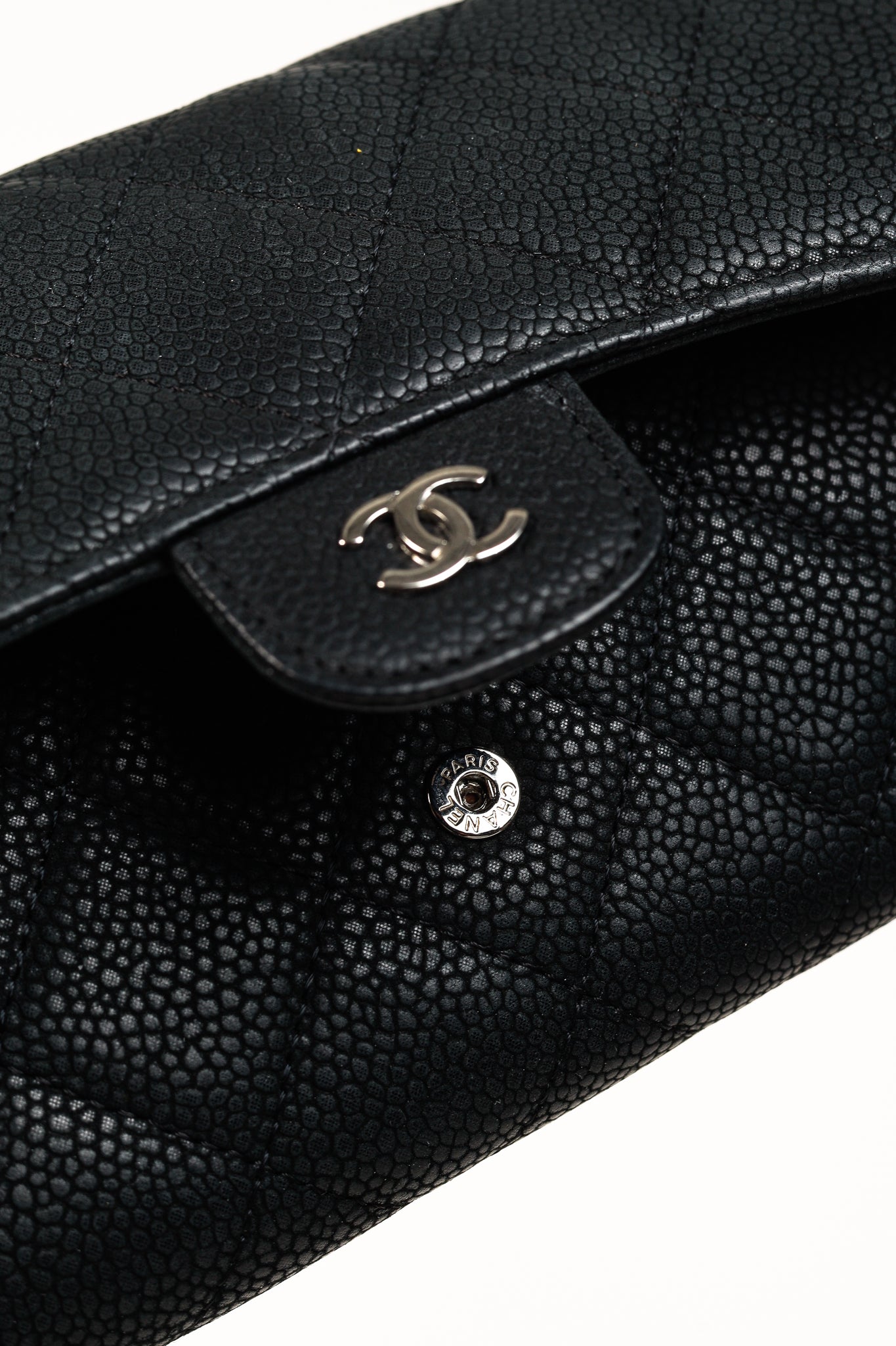 Chanel 13S Noir Caviar Classic Quilted Flap Portefeuille Wallet