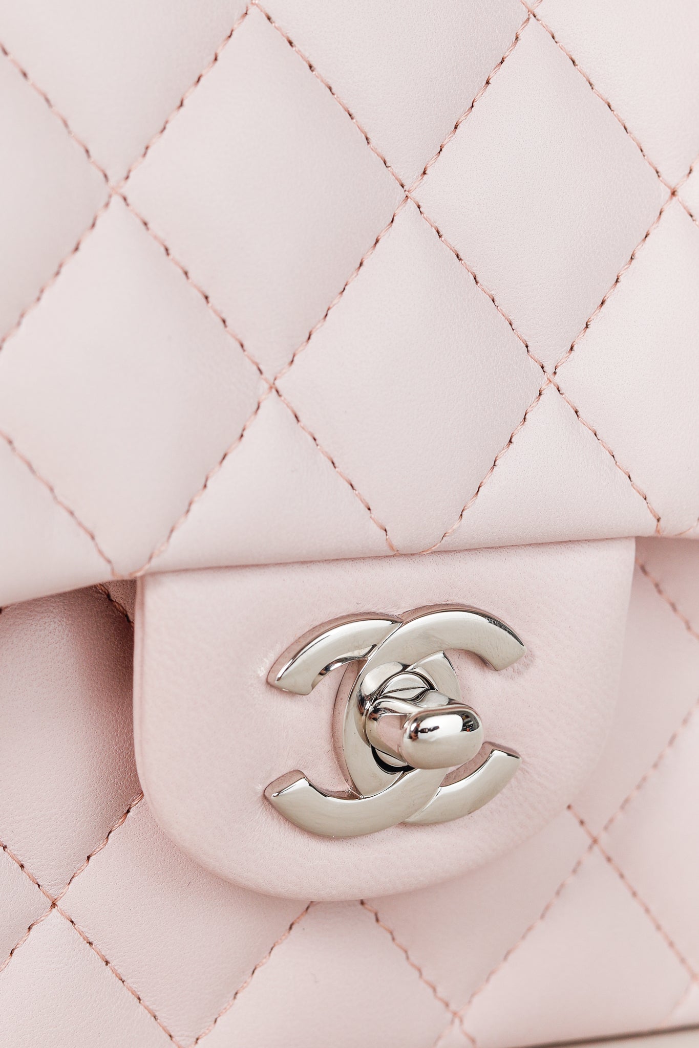 Chanel 18S Light Pink Lambskin Quilted Classic Medium Double Flap