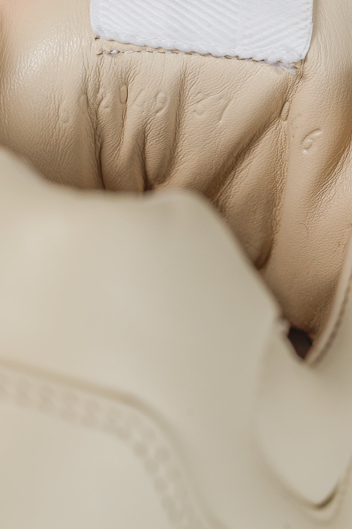 Gucci x Disney Rhyton Ivoire 'Mickey Mouse' Leather Sneakers