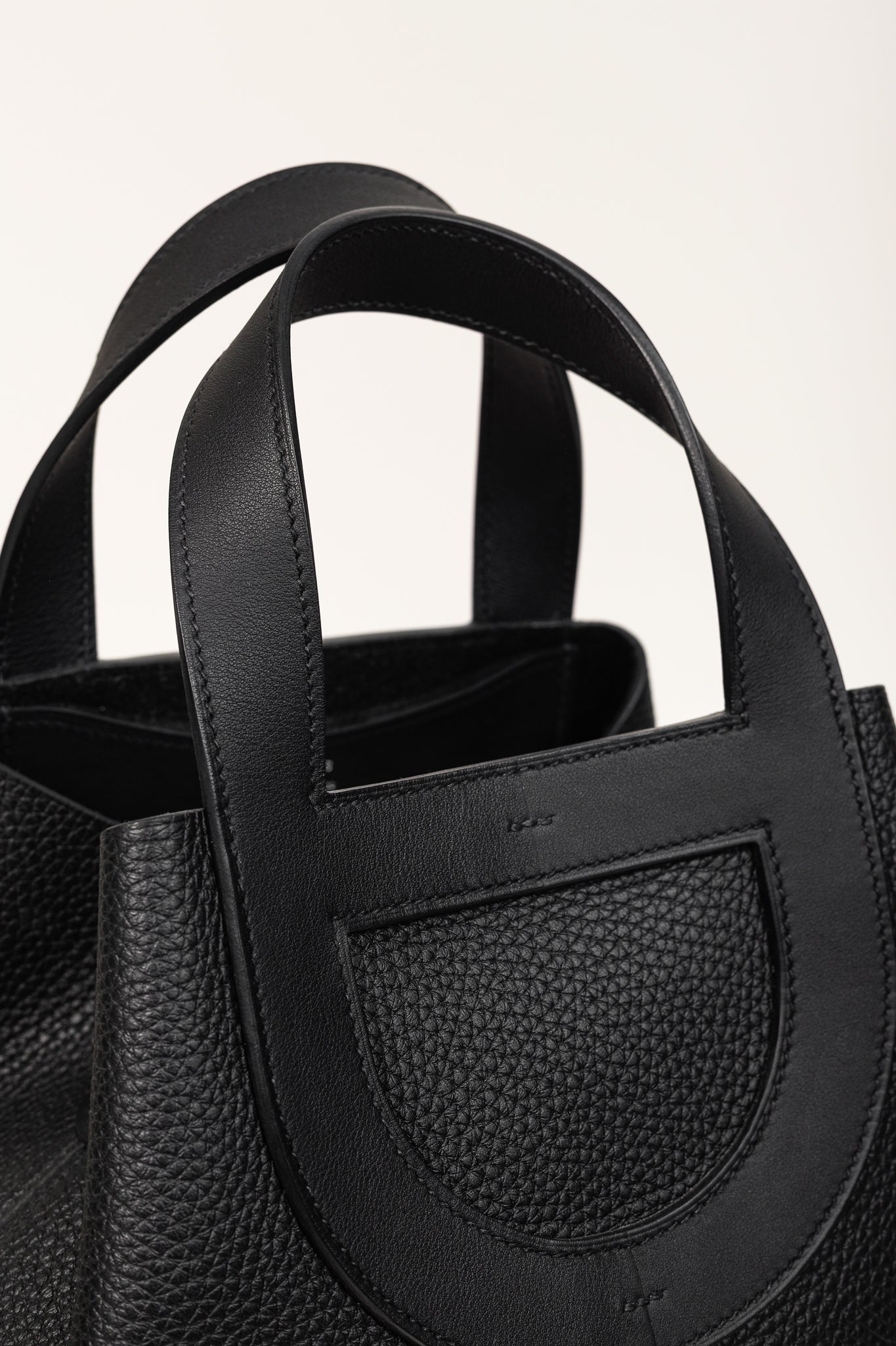Hermes In-the-Loop 23 Black Taurillon Clemence Leather & Swift Calfskin Tote