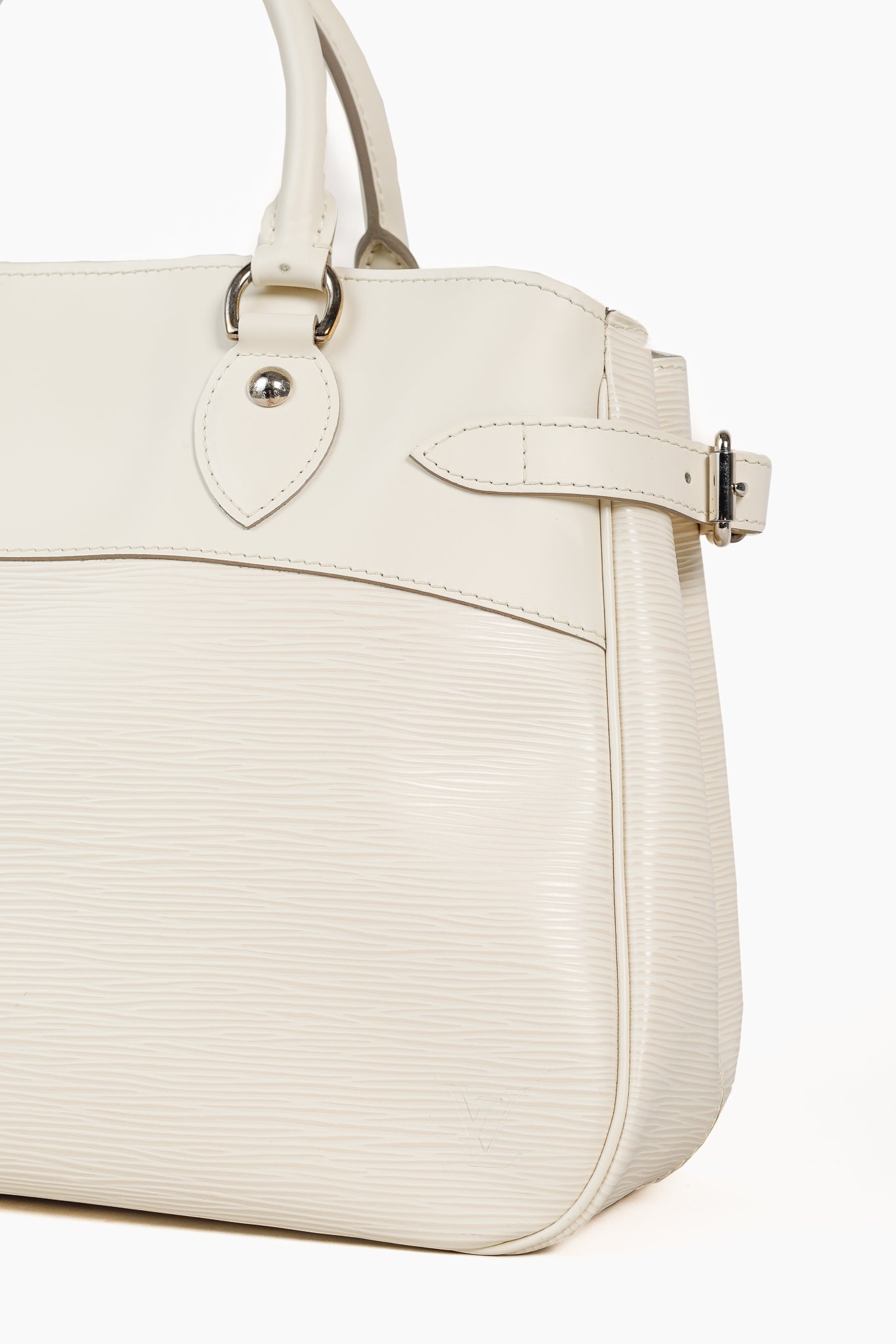 Louis Vuitton Passy PM White Epi Leather Tote Bag