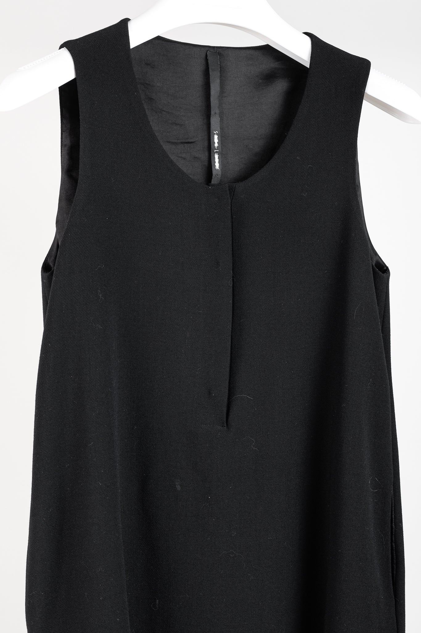 Sarah Lanzi AW/16 Minimalist Black Layered Sleeveless Dress