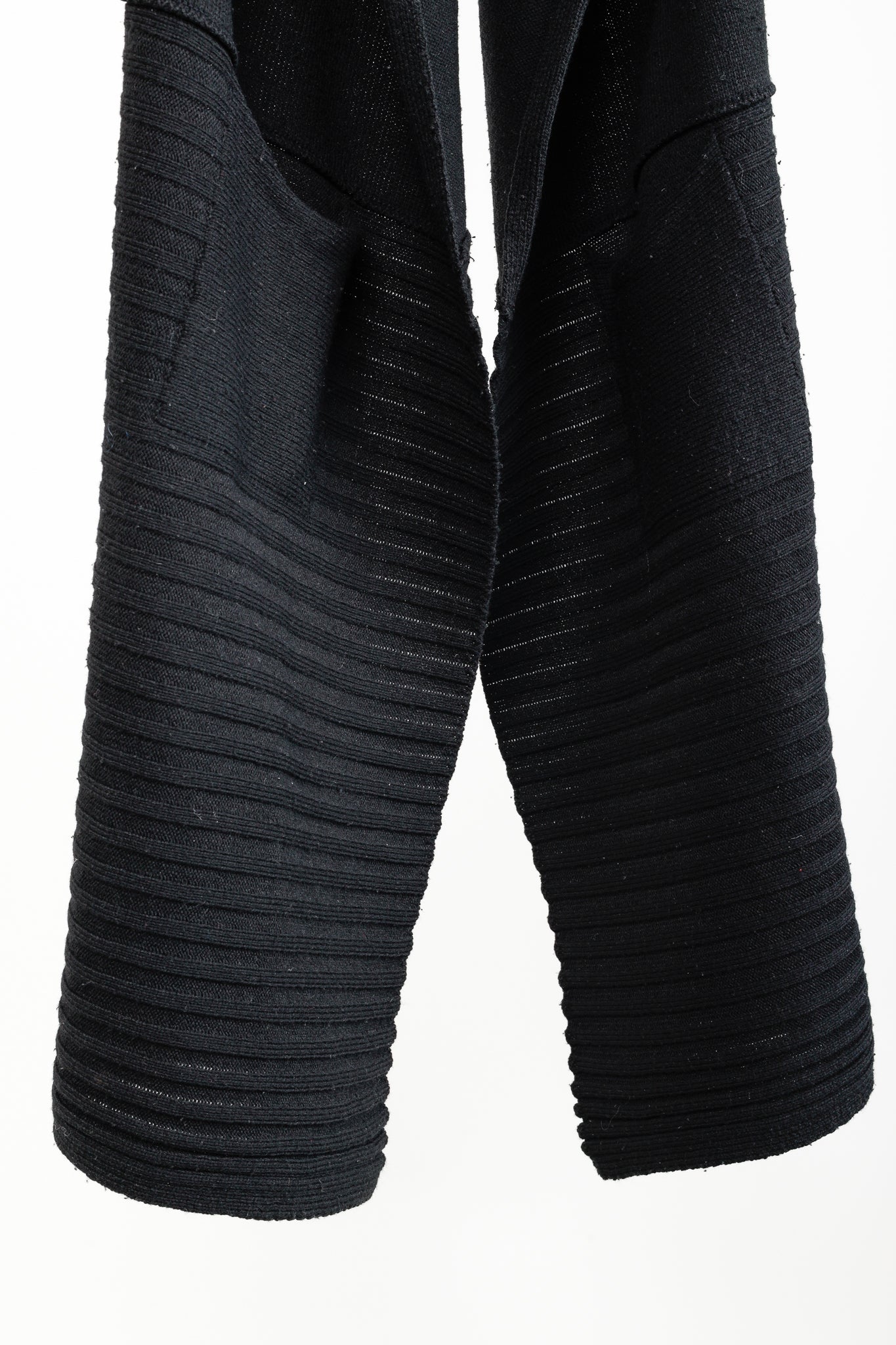 Sarah Pacini Black Wool-Blend Ribbed-Knit Pocket Scarf