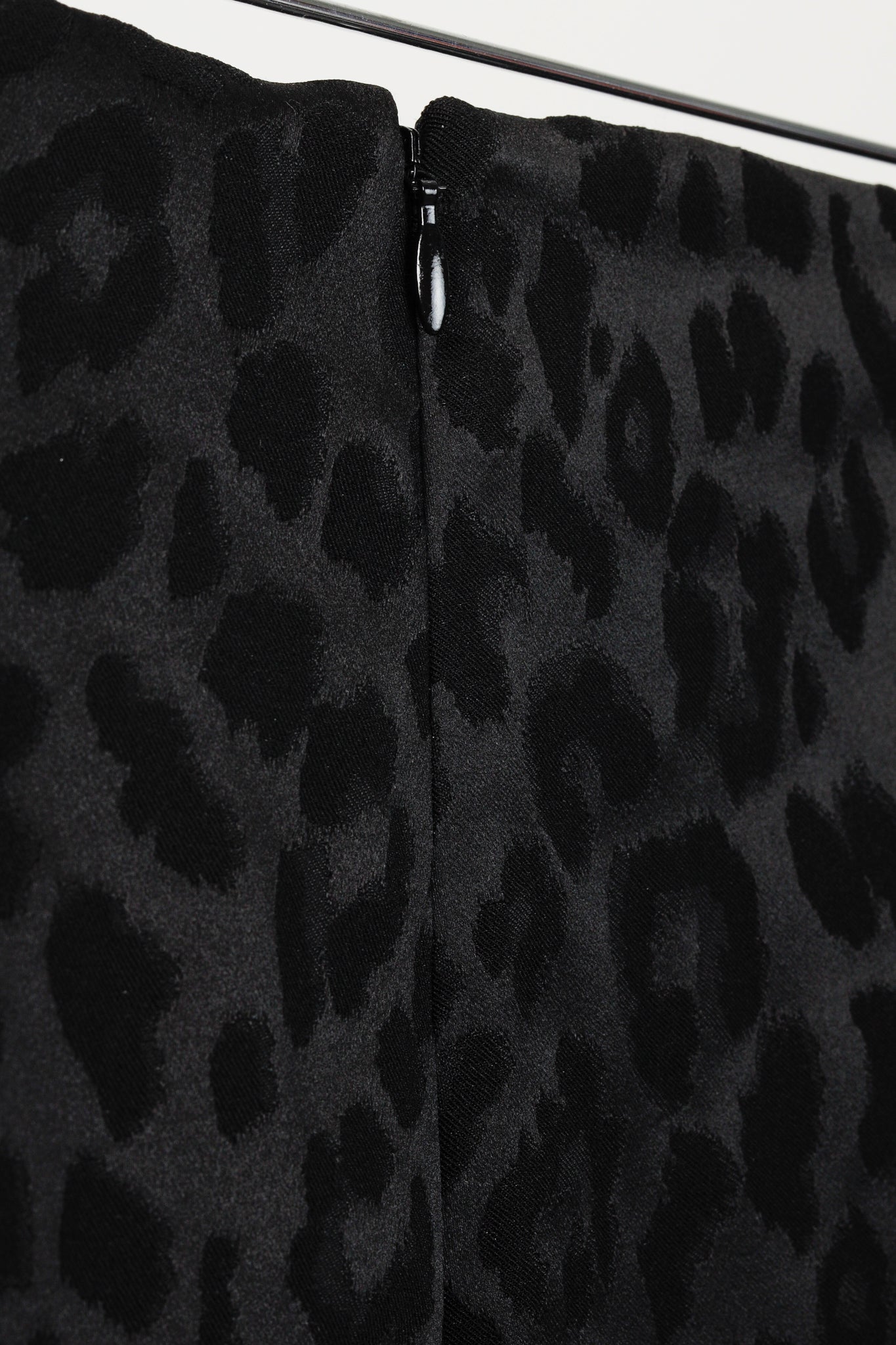 Veronica Beard Honolulu Black Animal Print Cropped Pants