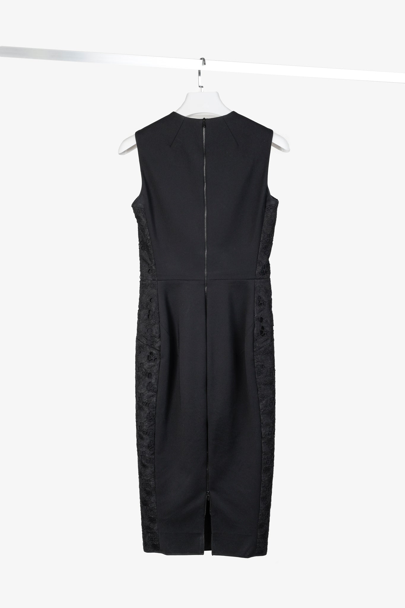 Victoria Beckham Resort 2016 Black Guipure-Lace Contrast Sleeveless Fitted Dress