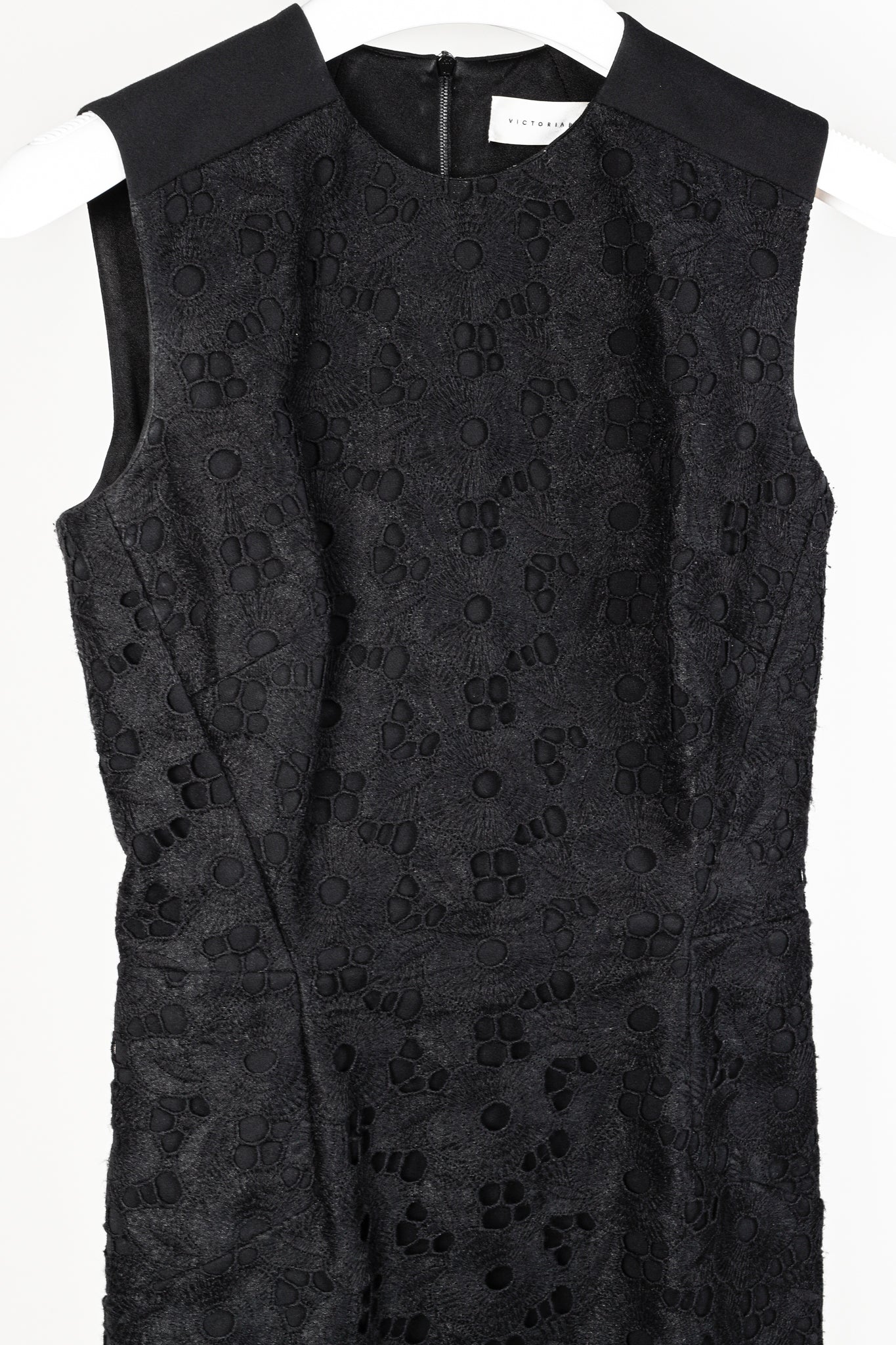 Victoria Beckham Resort 2016 Black Guipure-Lace Contrast Sleeveless Fitted Dress