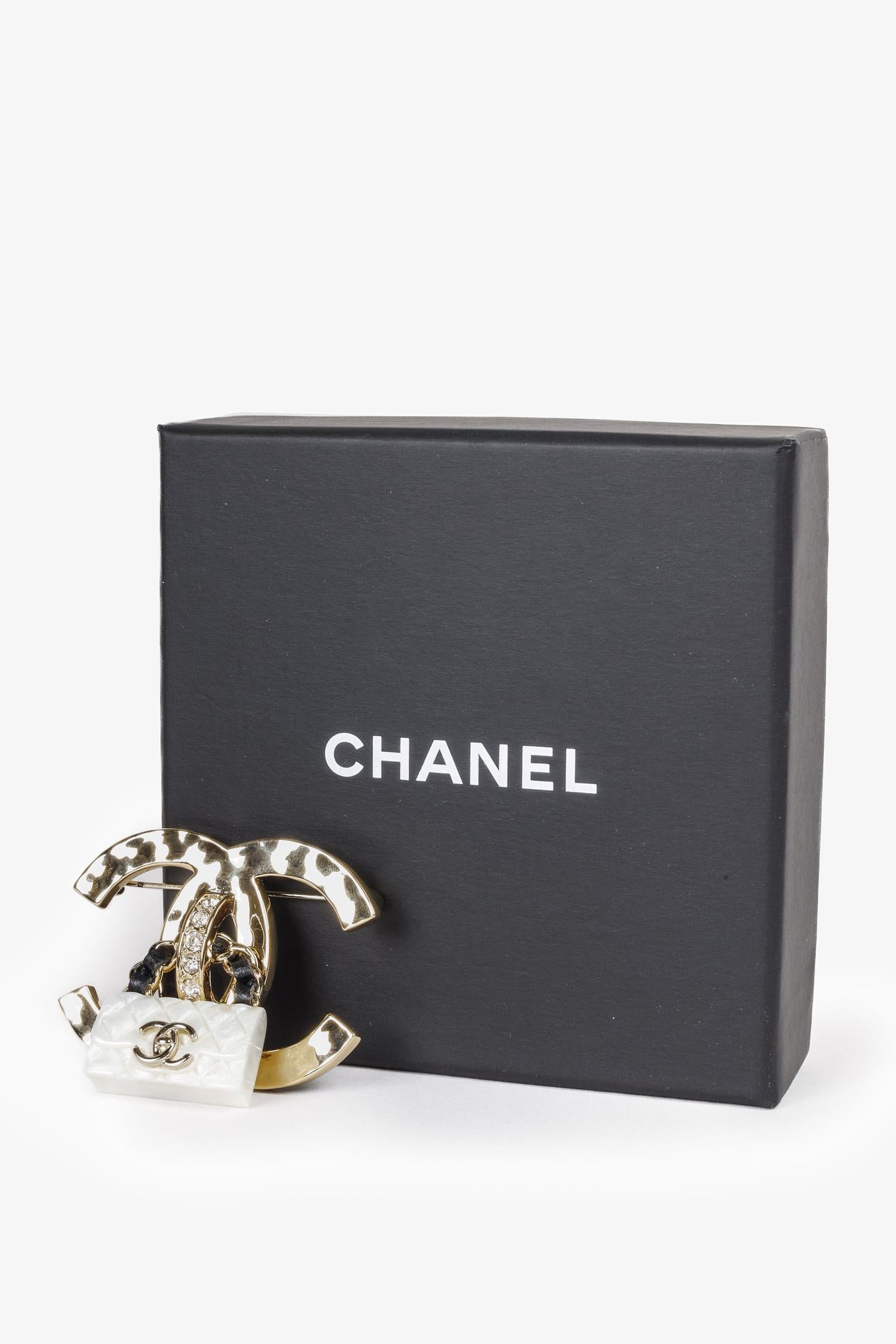 Chanel 2023 Cruise CC Bag Charm Champagne Gold Brooch