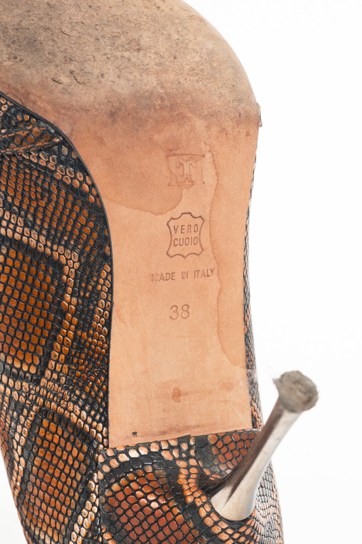 Escada AW15 Runway Brown Snake-Embossed Pointed-Toe Pumps
