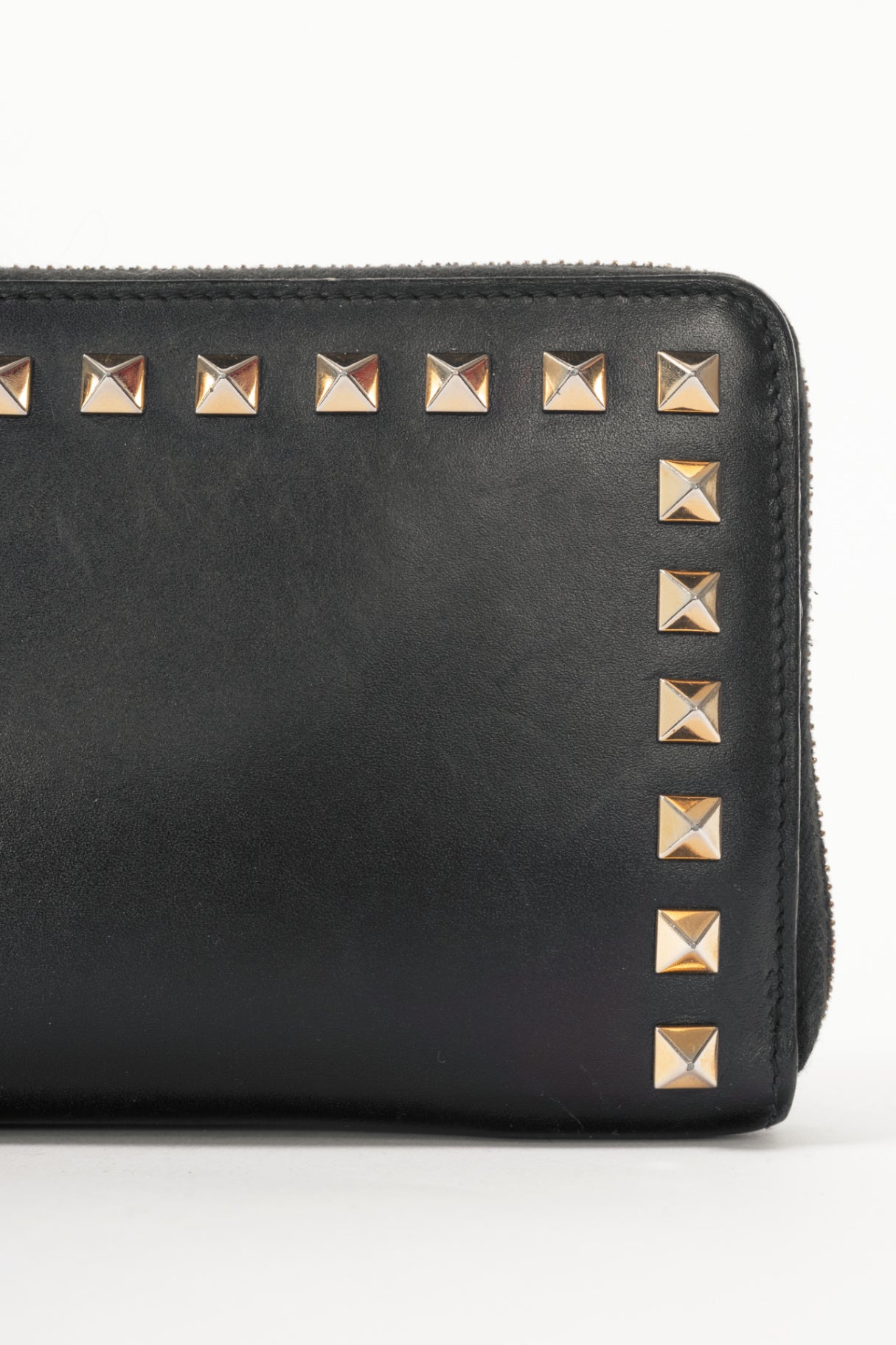 Valentino Garavani Black Leather Rockstud Zip Wallet