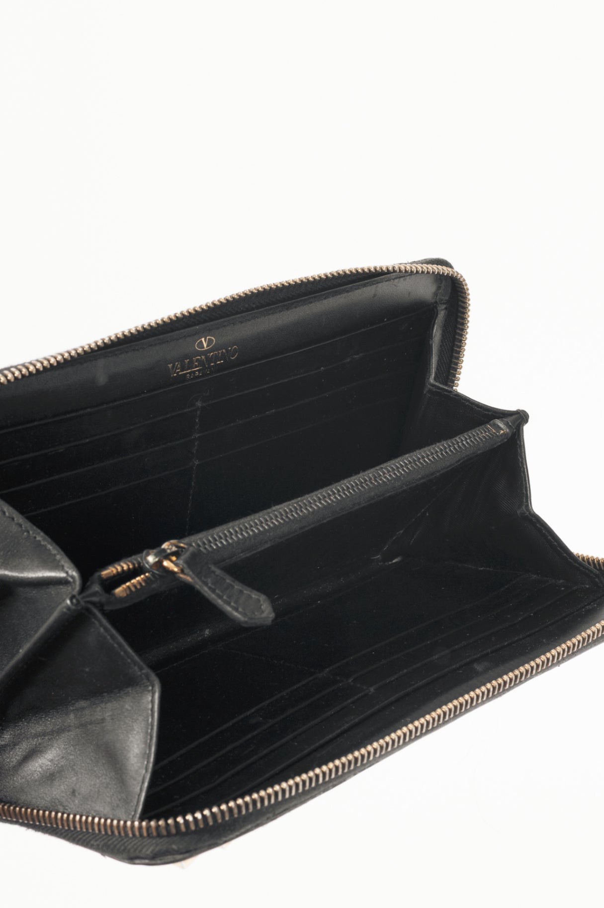 Valentino Garavani Black Leather Rockstud Zip Wallet