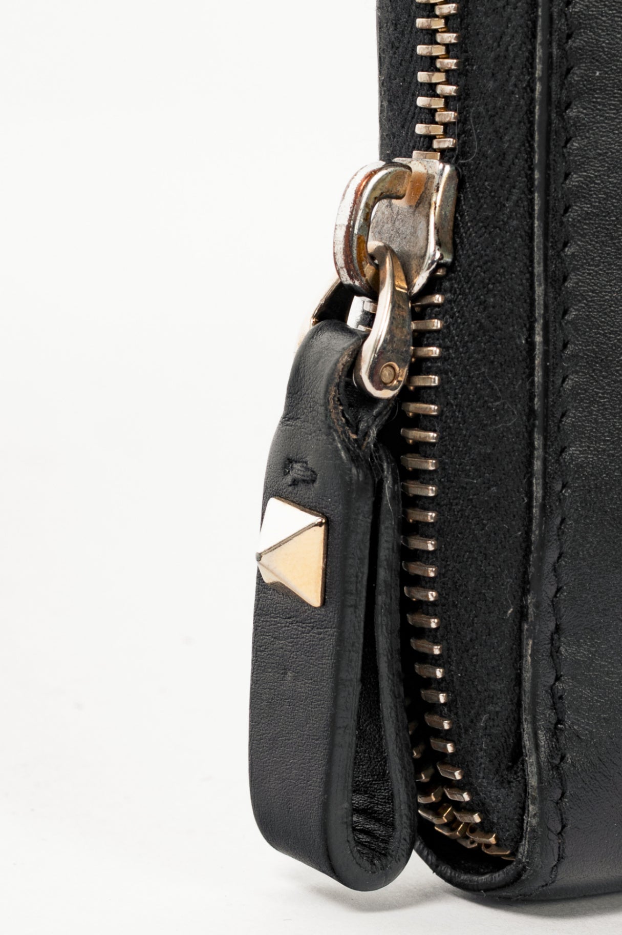 Valentino Garavani Black Leather Rockstud Zip Wallet