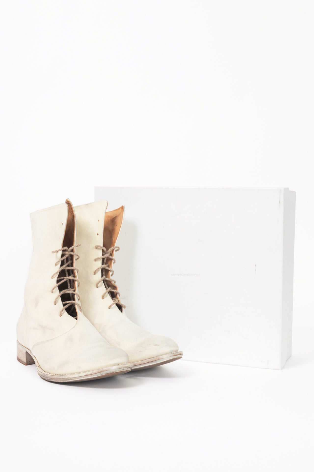 Cherevichkiotvichki Overlap White Reversed Kangaroo Lace-Up Boots
