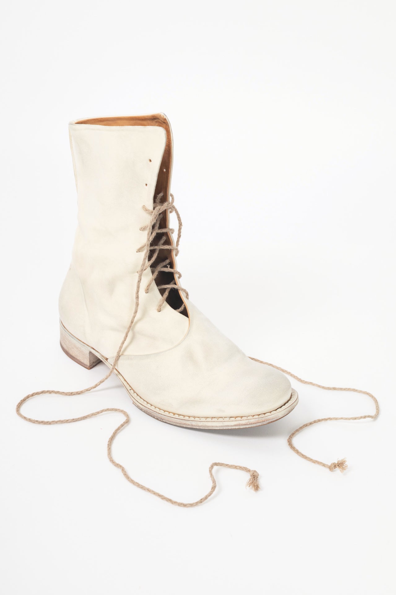 Cherevichkiotvichki Overlap White Reversed Kangaroo Lace-Up Boots