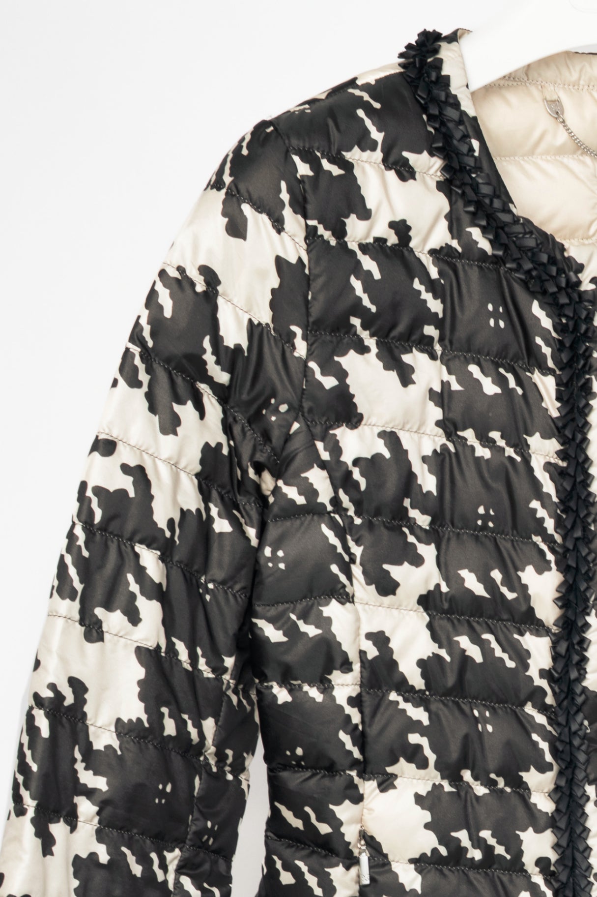 Weekend Max Mara Beige & Black Houndstooth Quilted Loop-Fringe Jacket