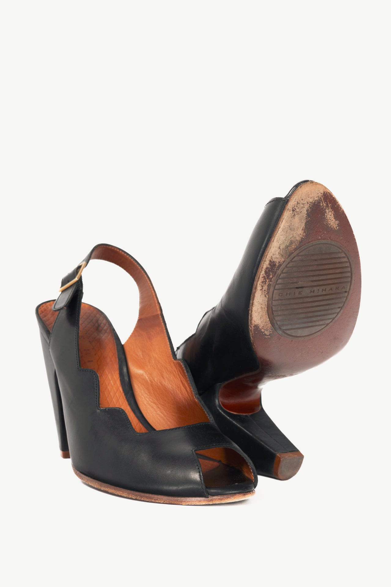 Chie Mihara Nocaso Black Leather Scalloped Slingback Heels