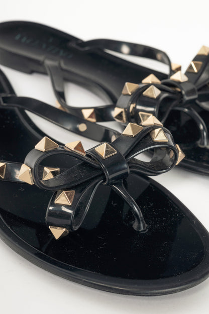 Valentino Garavani Nero Rockstud Bow Jelly Thong Sandals 