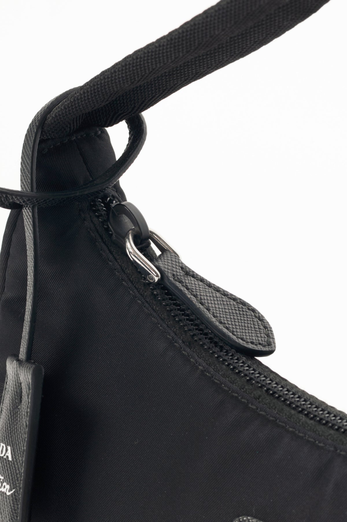 Prada Re-Edition 2000 Nero Tessuto Re-Nylon Mini-Bag