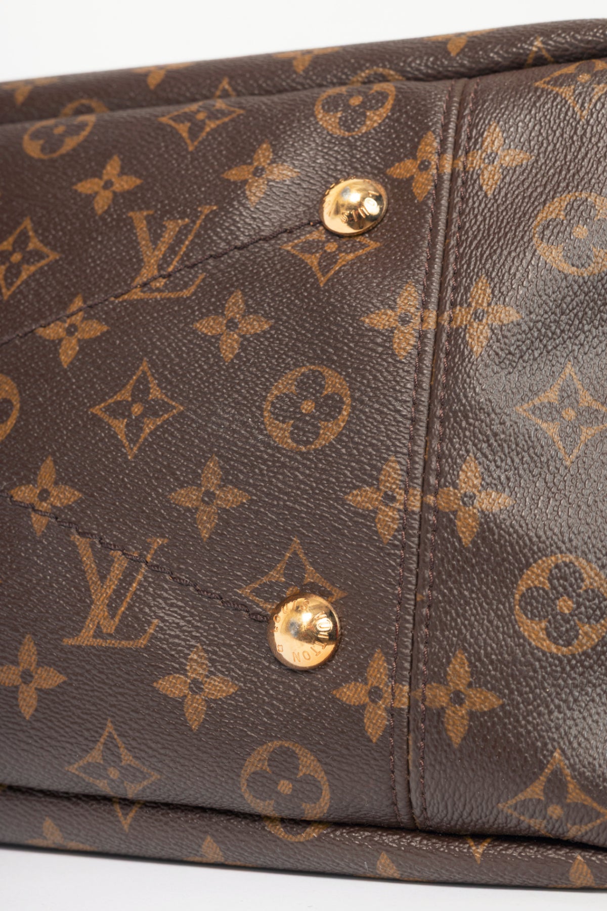 Louis Vuitton Artsy MM Monogram Canvas Hobo