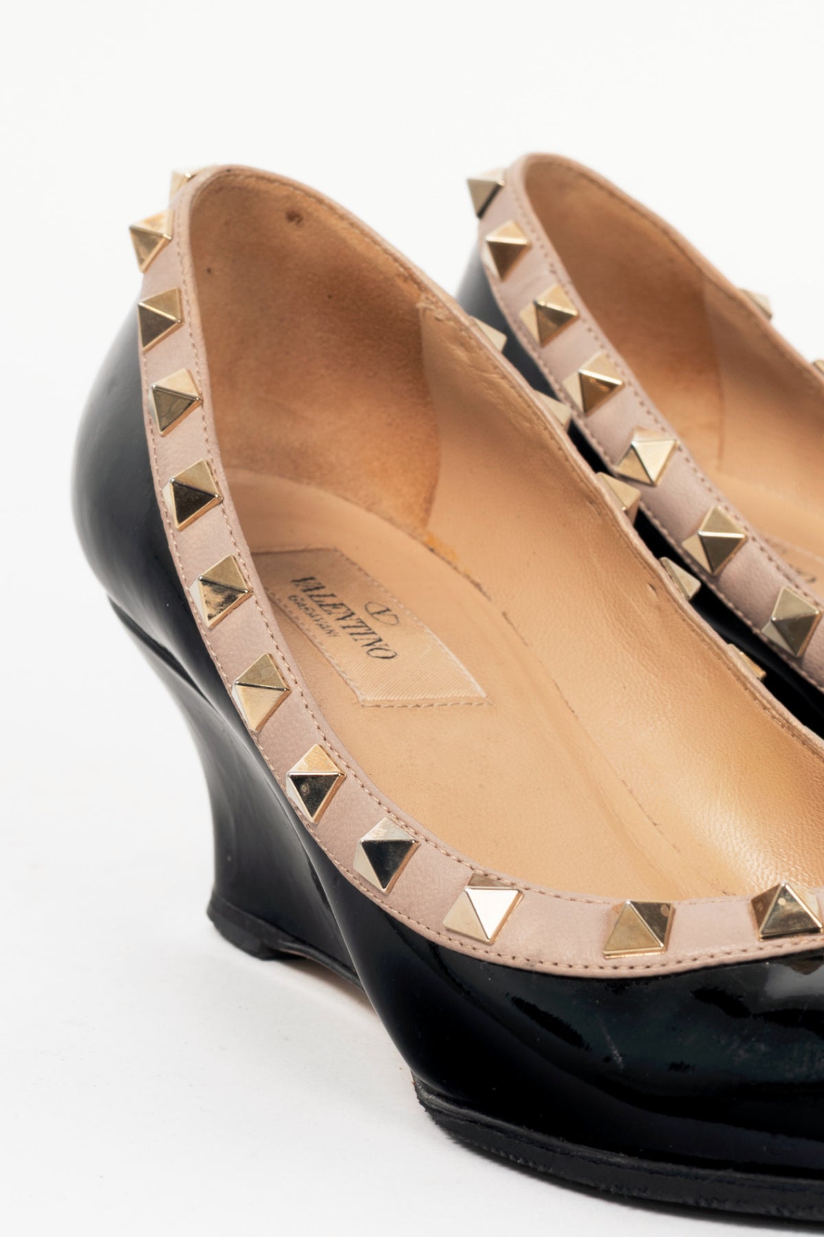 Valentino Garavani Nero & Poudre Patent-Leather Rockstud Wedges
