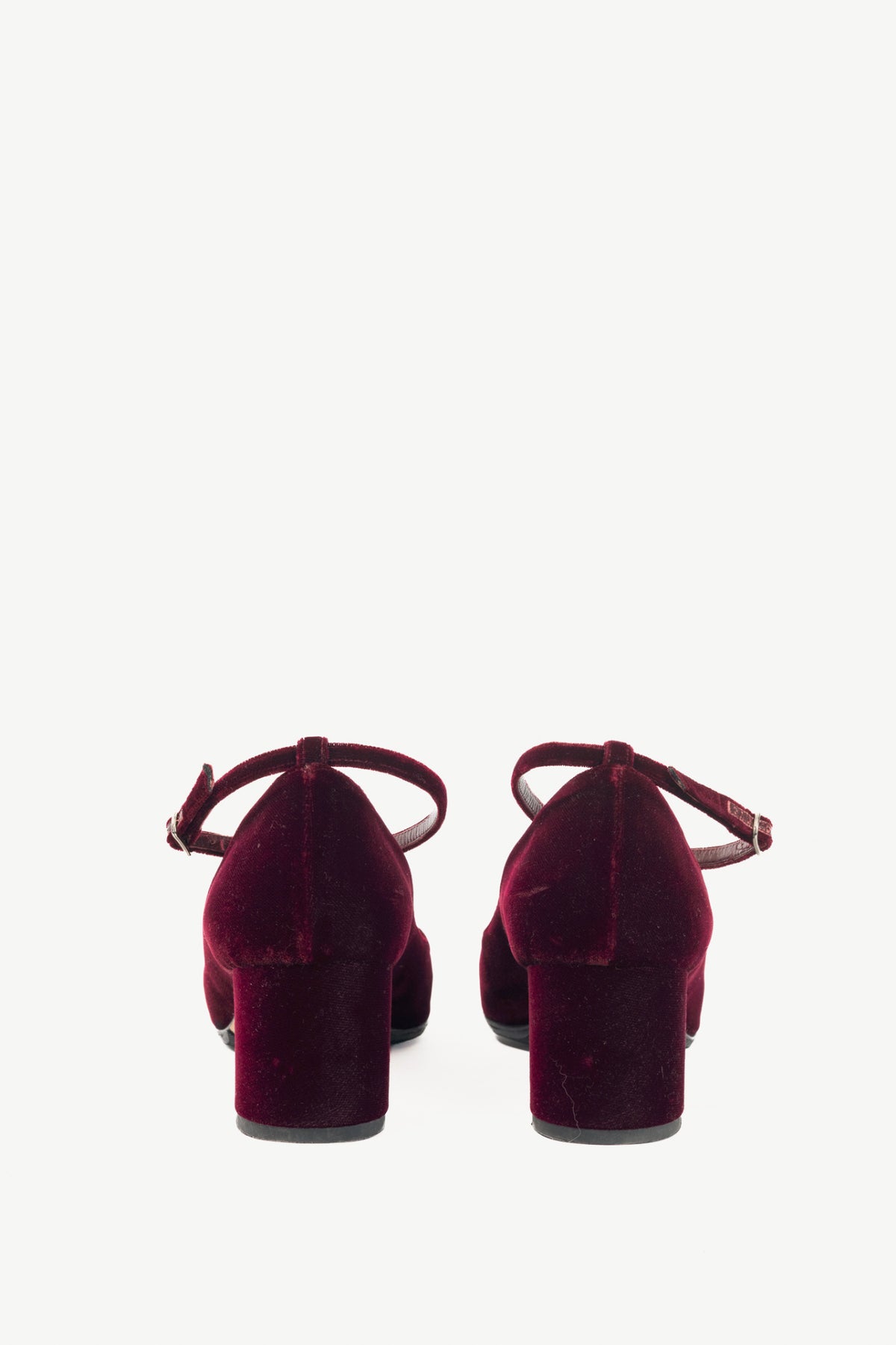 Manolo Blahnik Listony Strap Bordo Velvet Pumps