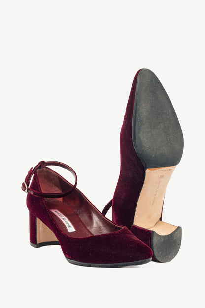 Manolo Blahnik Listony Strap Bordo Velvet Pumps