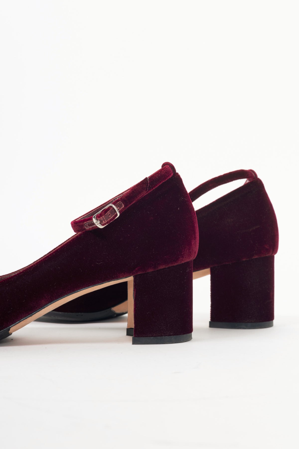 Manolo Blahnik Listony Strap Bordo Velvet Pumps