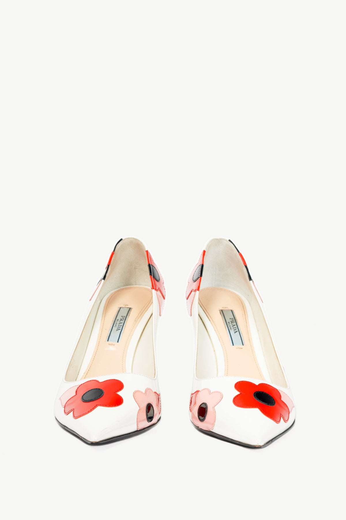 Prada R17 Bianco & Lacca Vernice Fiori Applique Pumps