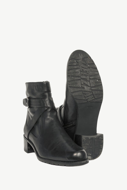 Stuart Weitzman Walkin Black Vecchio Nappa Buckled Ankle Boots