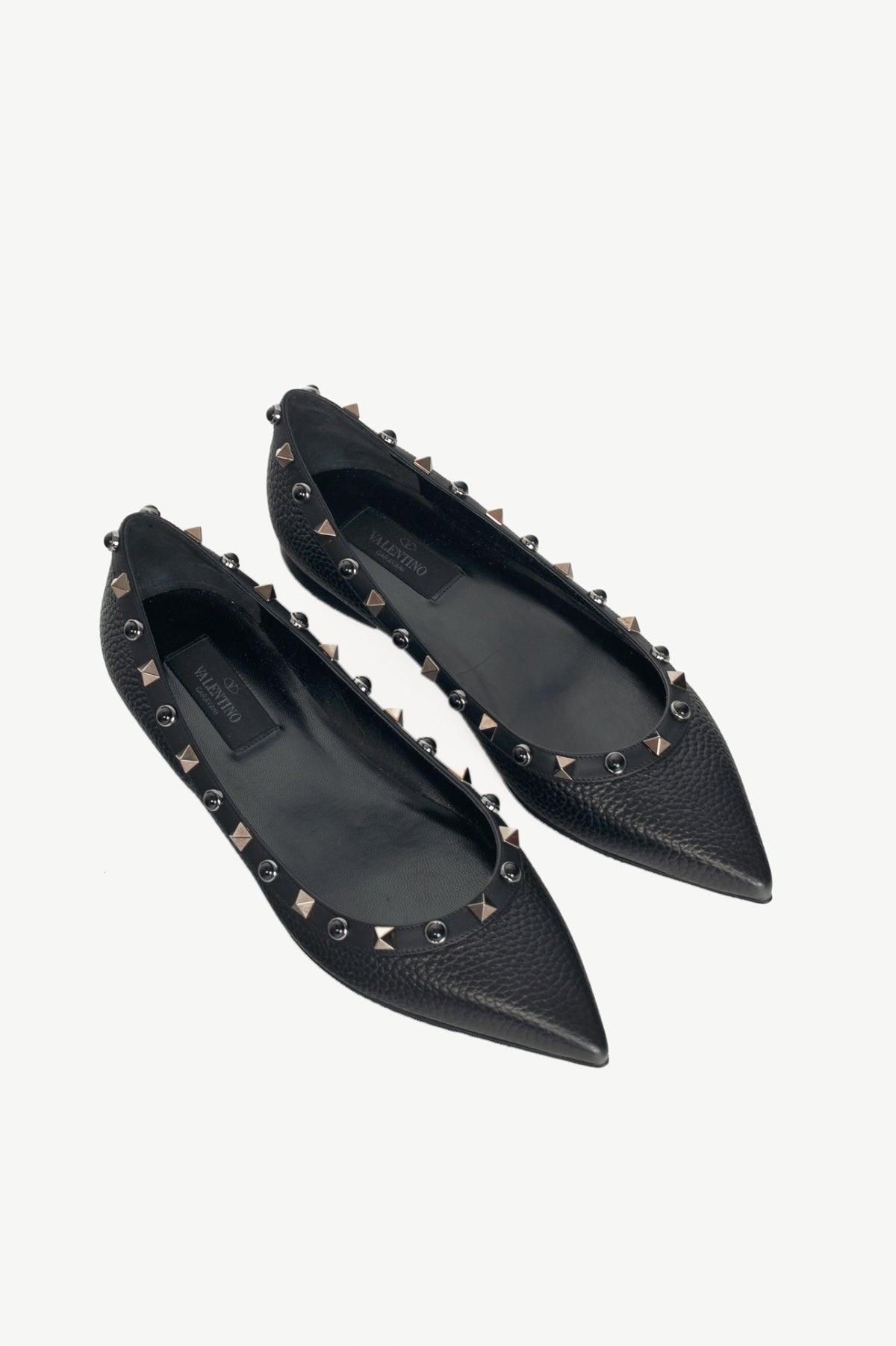 Valentino Garavani Noir Rockstud Rolling Pointed-Toe Flats