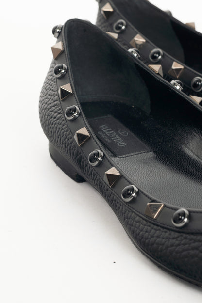 Valentino Garavani Noir Rockstud Rolling Pointed-Toe Flats