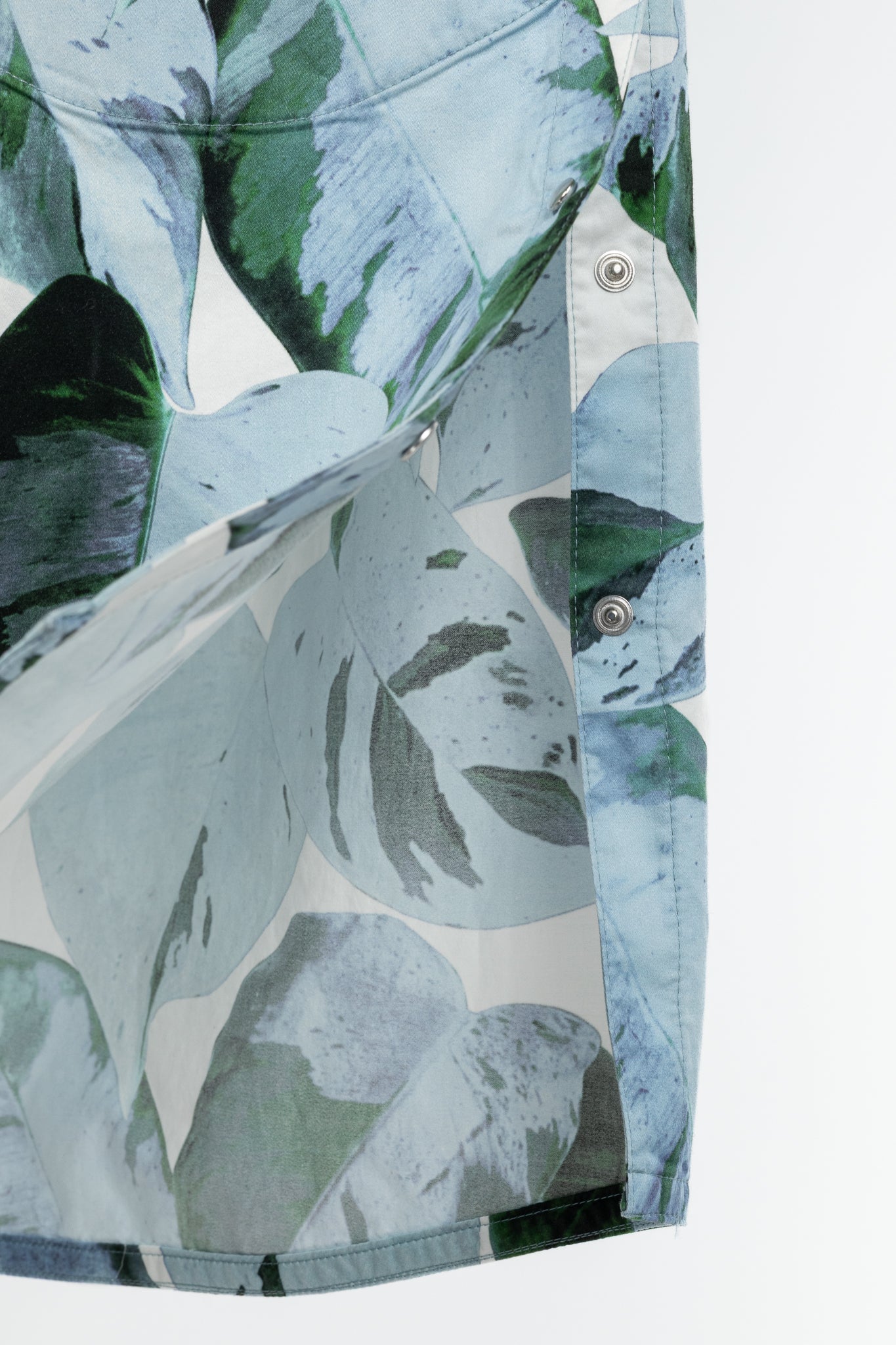 Akris Punto "Bleached Denim" Tropical Leaves-Print Cotton Poplin Shift Dress