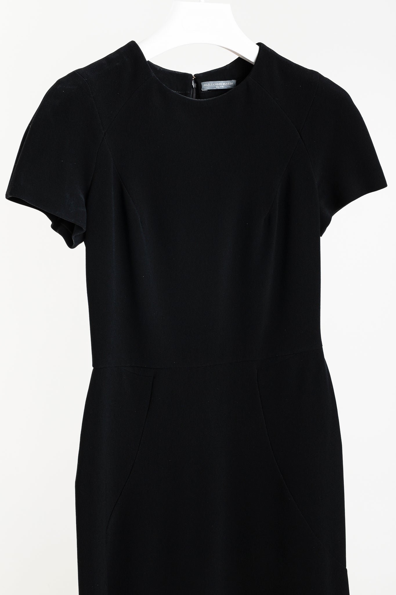 Alexander McQueen PF/16 Black Cady Short-Sleeve Knee-Length Dress