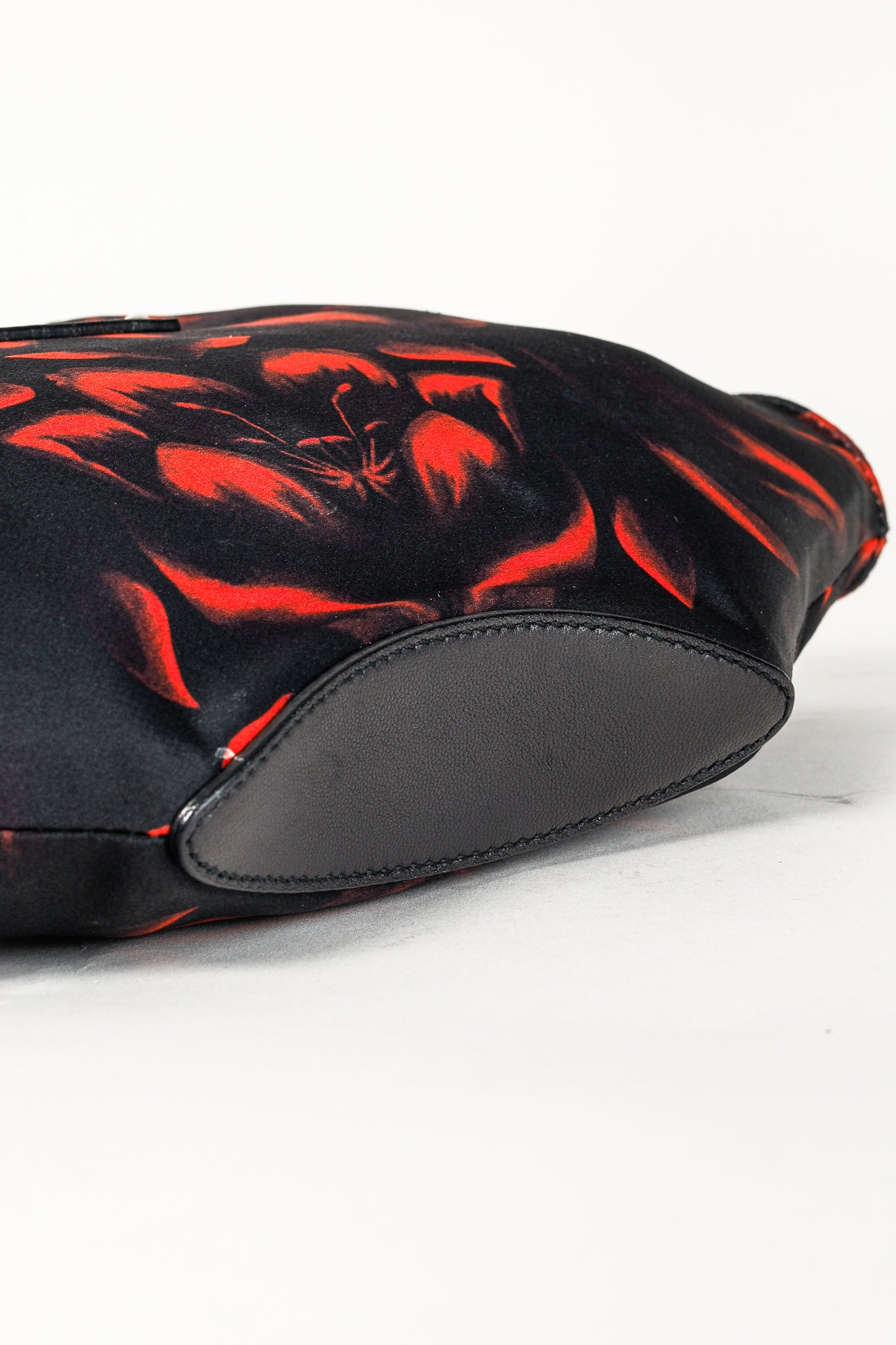 Alexander McQueen Floral Mana Clutch Red Black Fabric Zip Up Clutch