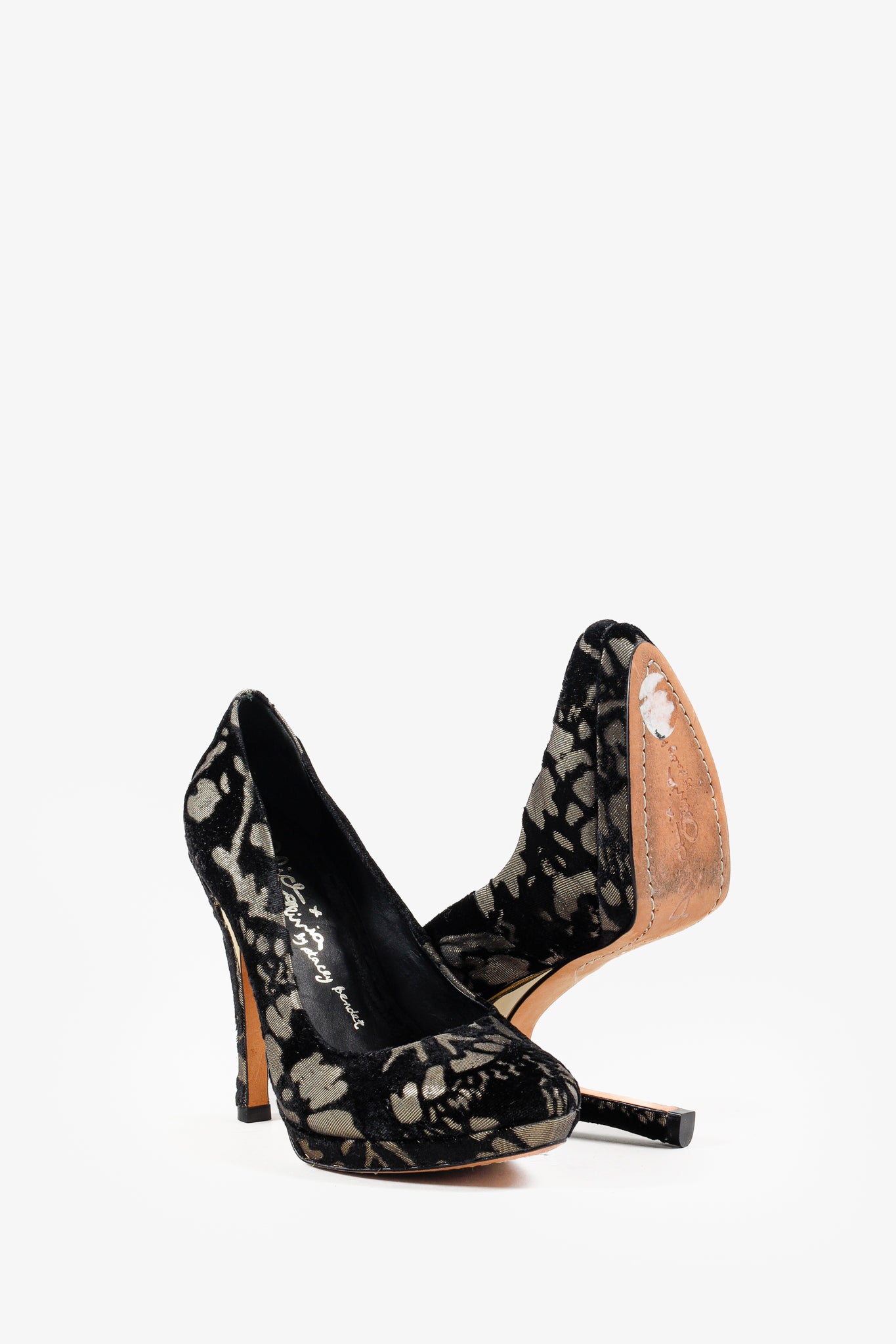 Alice + Olivia Black & Gold Helena Velvet Pumps