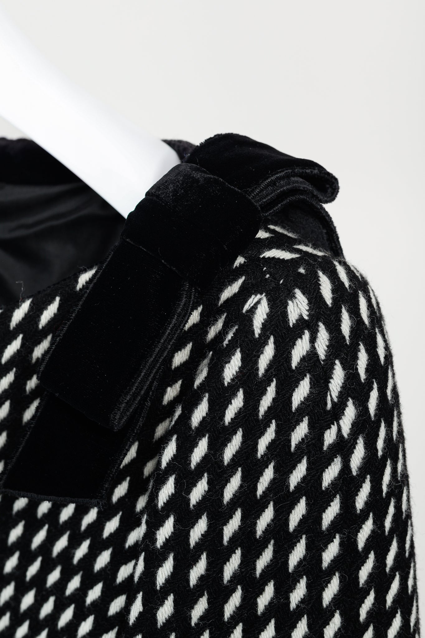 Emporio Armani 2006 Black White Velvet Bow Trimmed Wool Jacket