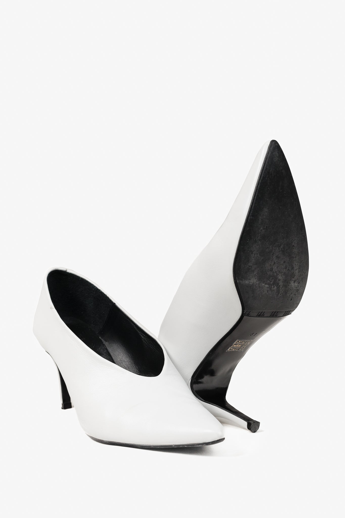 Billi Bi White Leather Pointed-Toe Pumps