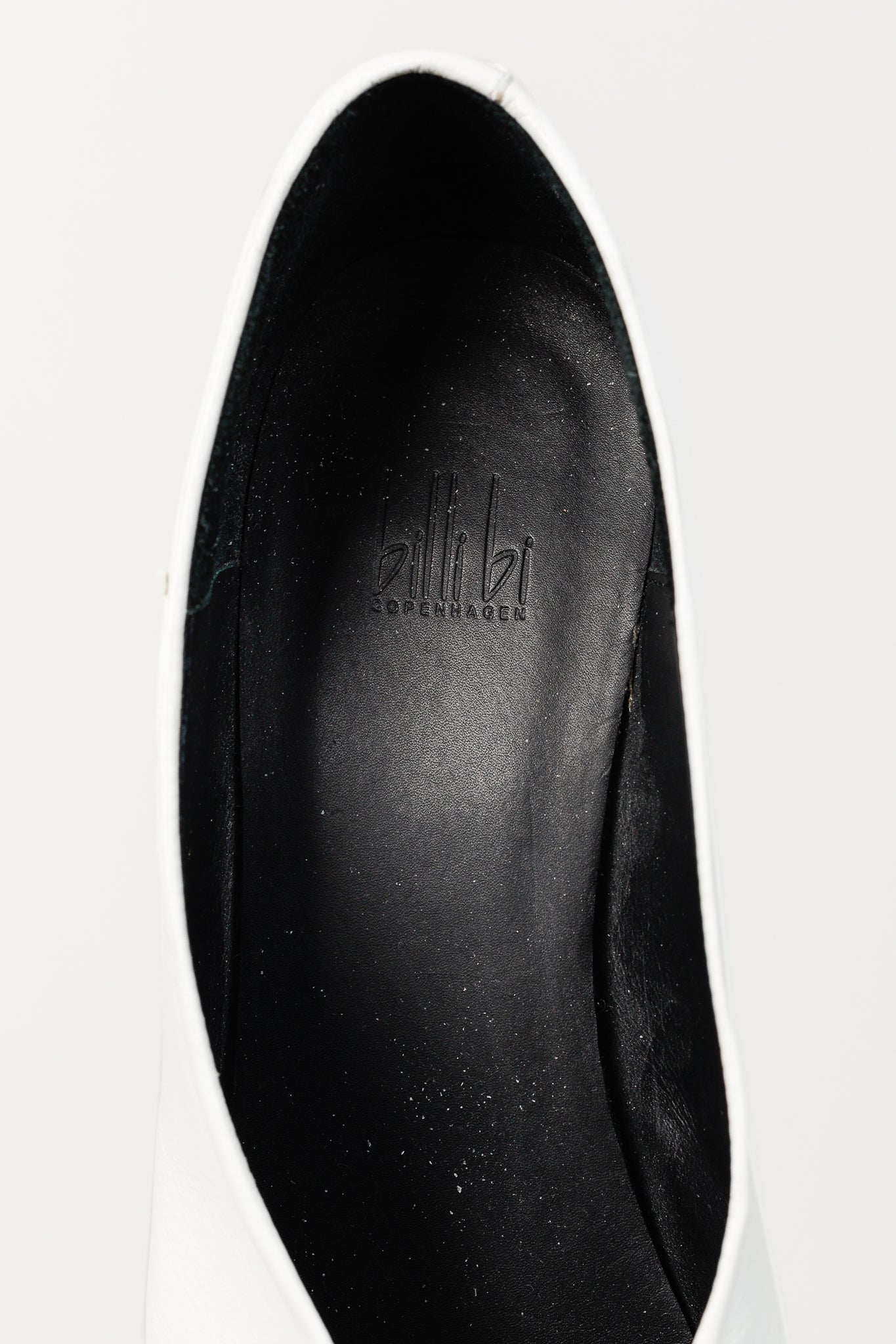 Billi Bi White Leather Pointed-Toe Pumps