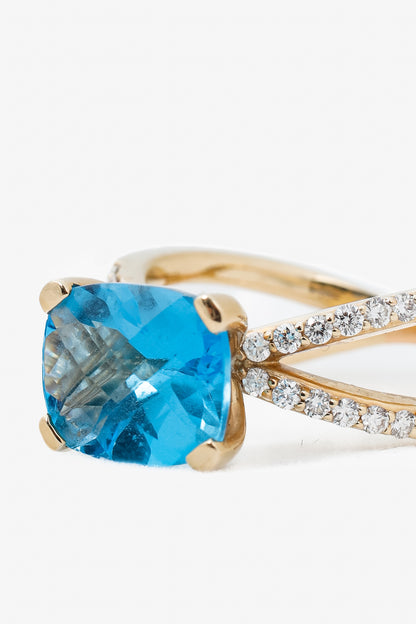 14K Yellow Gold & Blue Topaz Ring