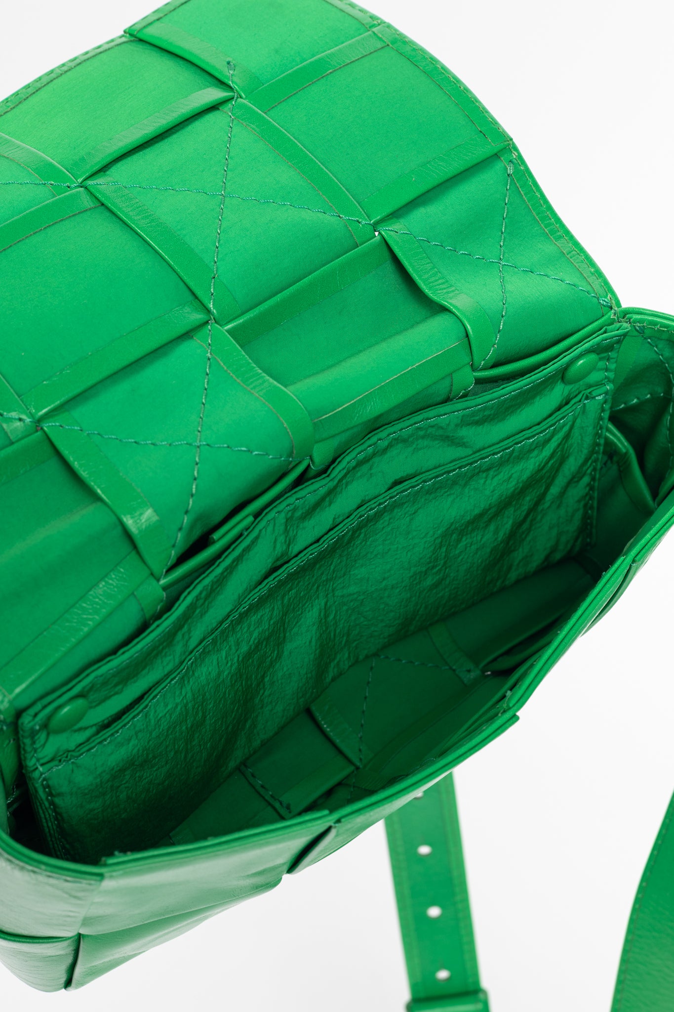 Bottega Veneta Cassette Mini Green Intreccio-Woven Belt Bag