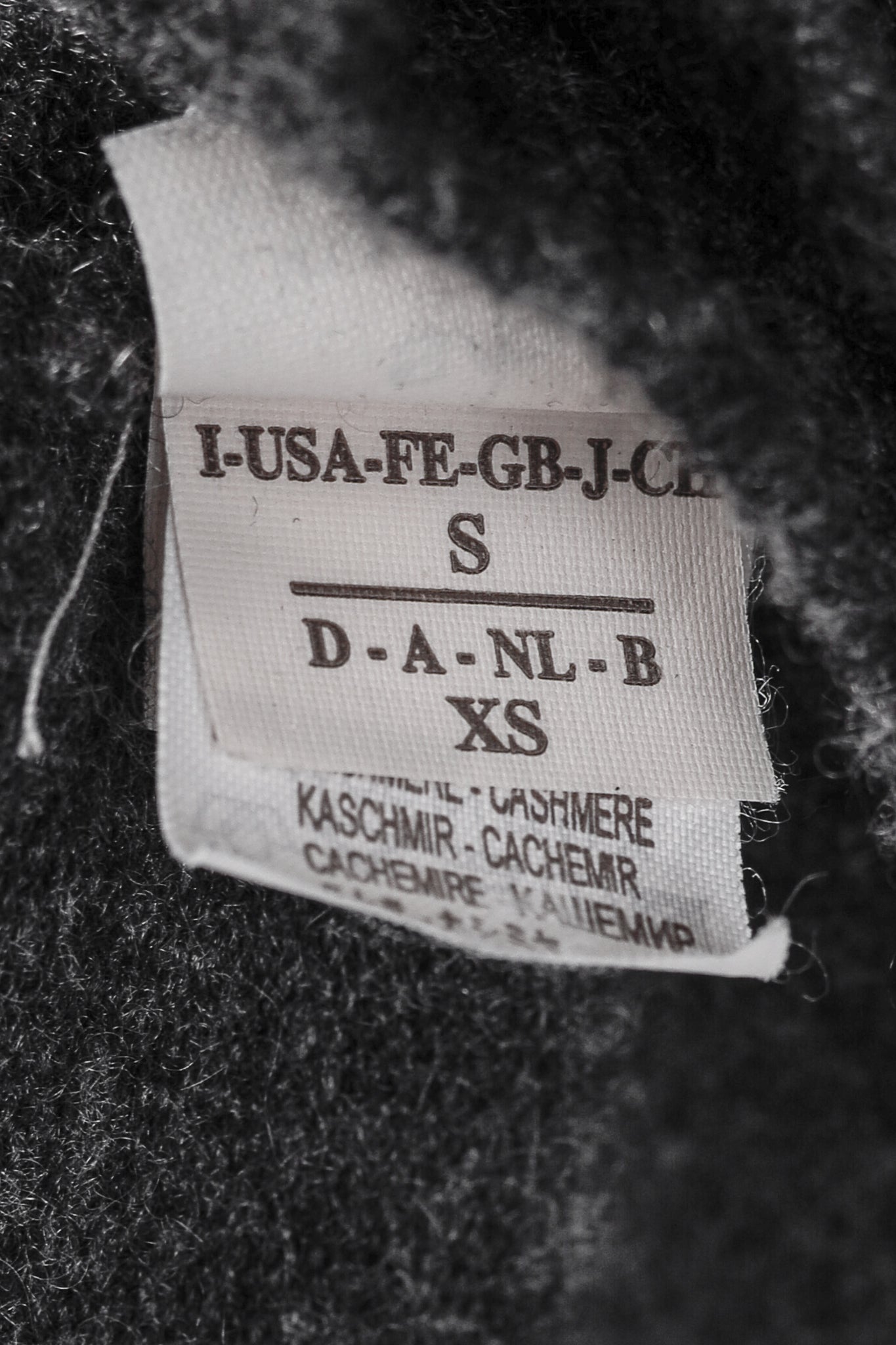 Brunello Cucinelli Grey Cashmere Buttoned V-Neck Cardigan