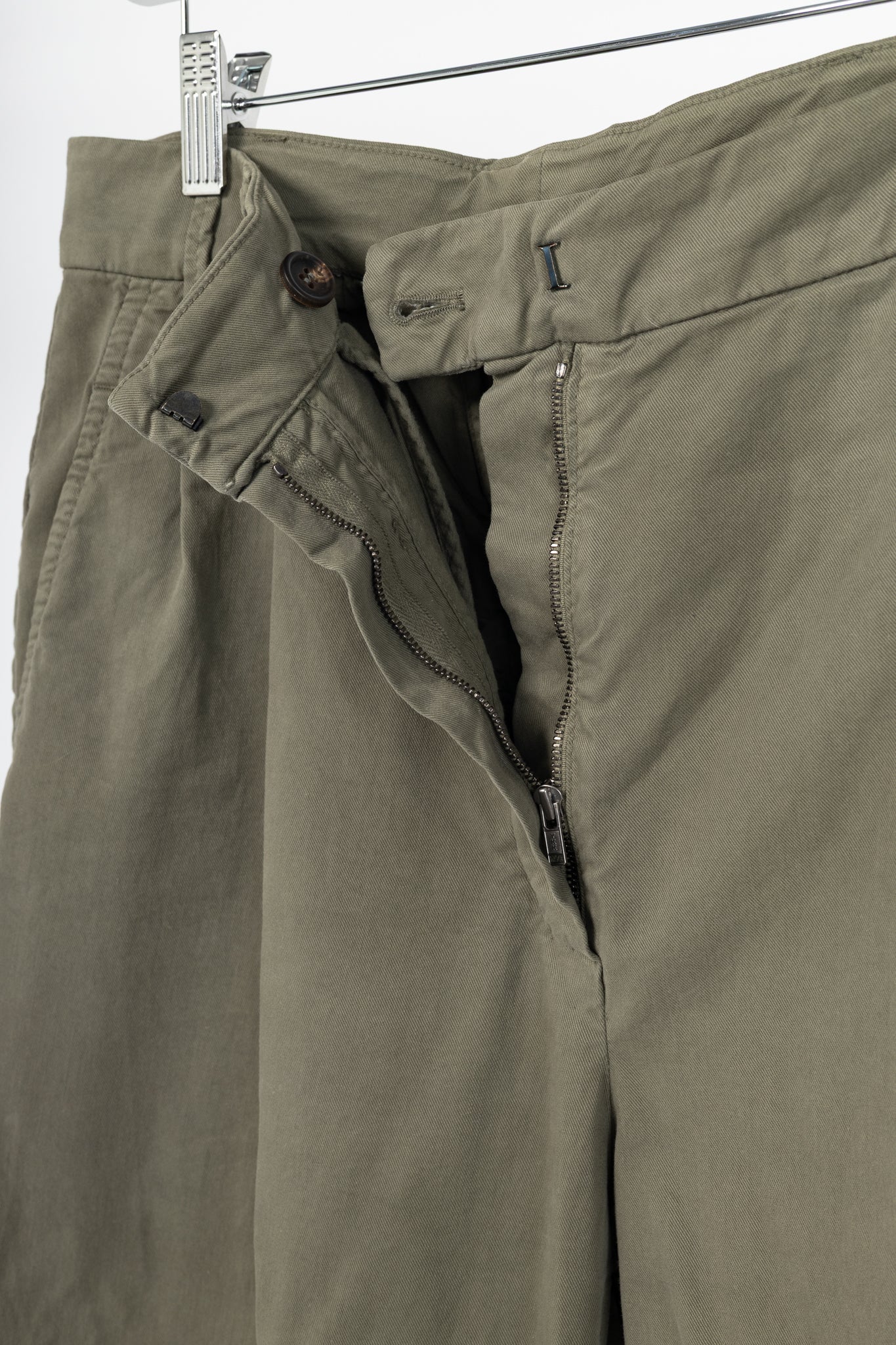 Brunello Cucinelli AW/22 Green Cotton Monili-Beaded Pleated Tapered Pants