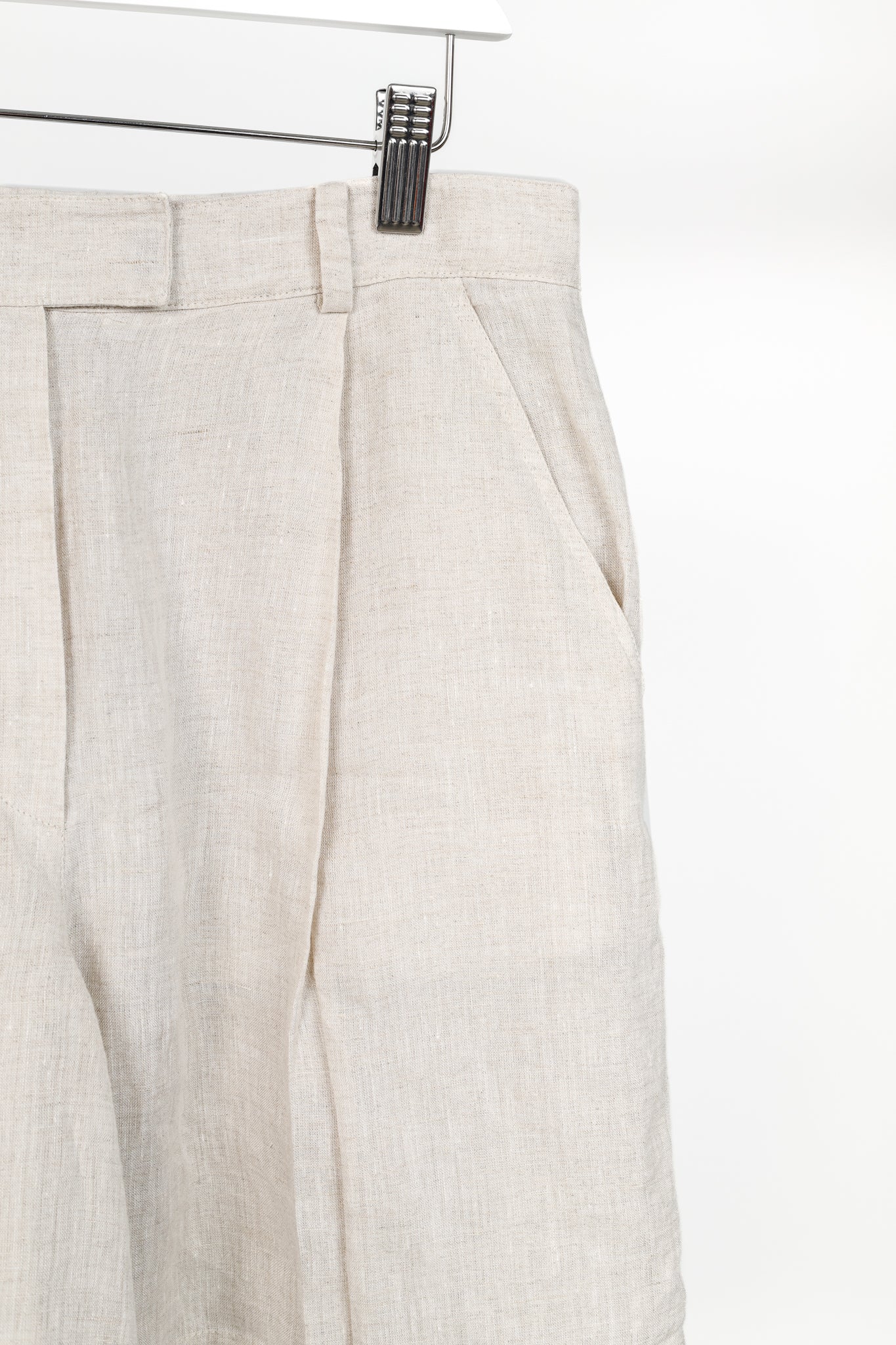 Brunello Cucinelli Beige Linen Pleat-Front Shorts
