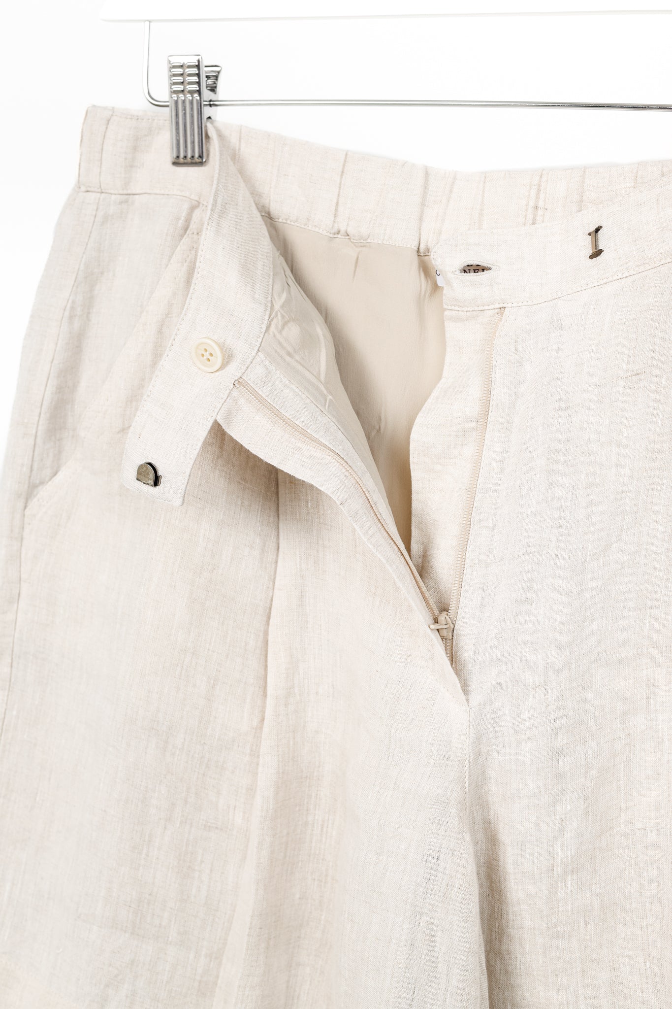 Brunello Cucinelli Beige Linen Pleat-Front Shorts