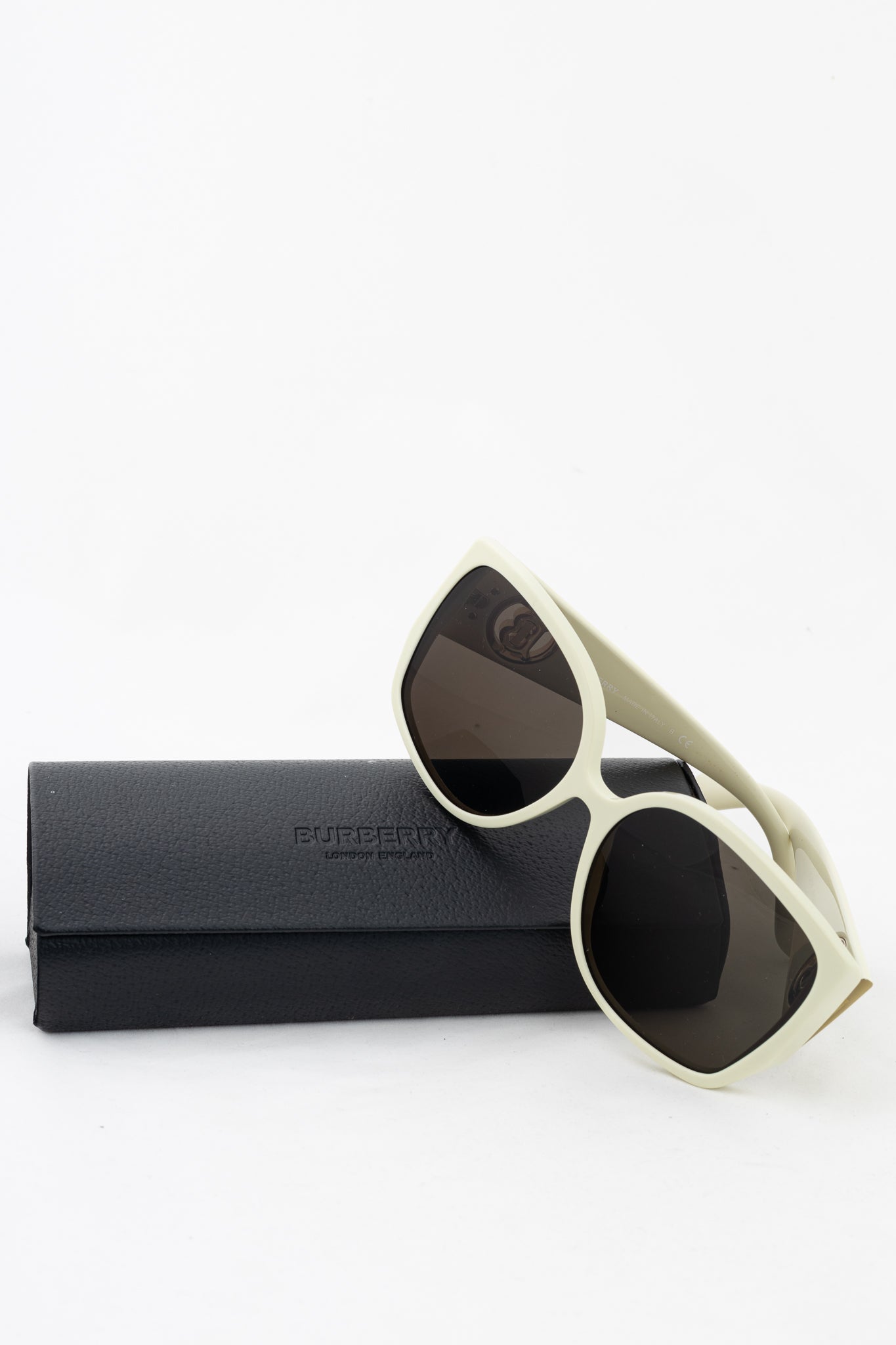 Burberry SS19 Runway BE4920 White Acetate Logo-Temple Oversized Butterfly Frame Sunglasses