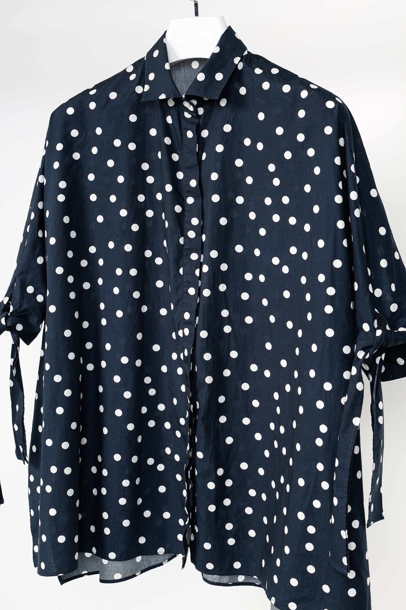 CH Carolina Herrera SS/17 Navy & White Polka-Dot Oversized Tie-Cuff Shirt