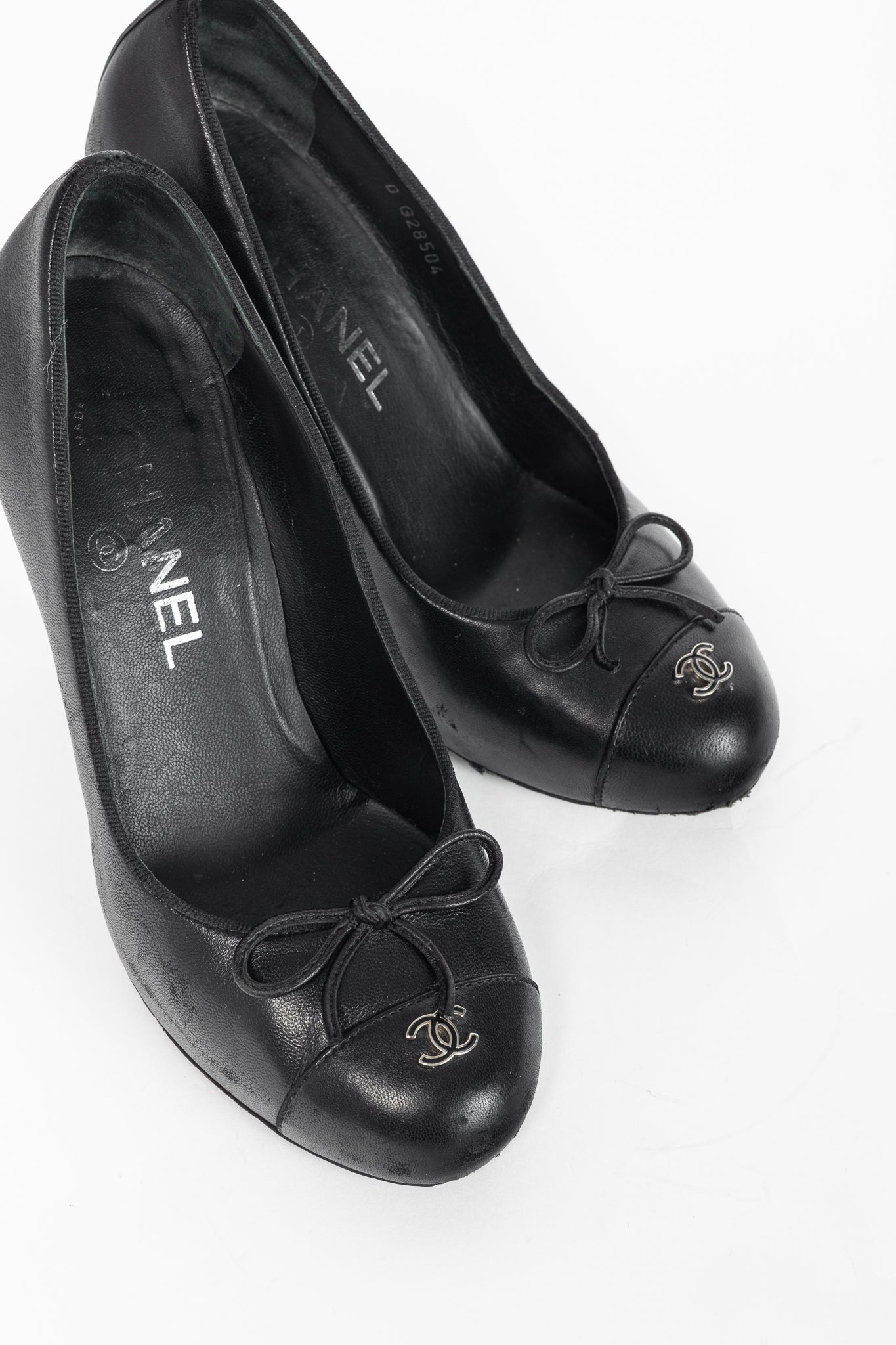 Chanel Black Leather CC-Cap-Toe Bow Pumps