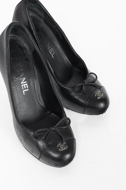 Chanel Black Leather CC-Cap-Toe Bow Pumps